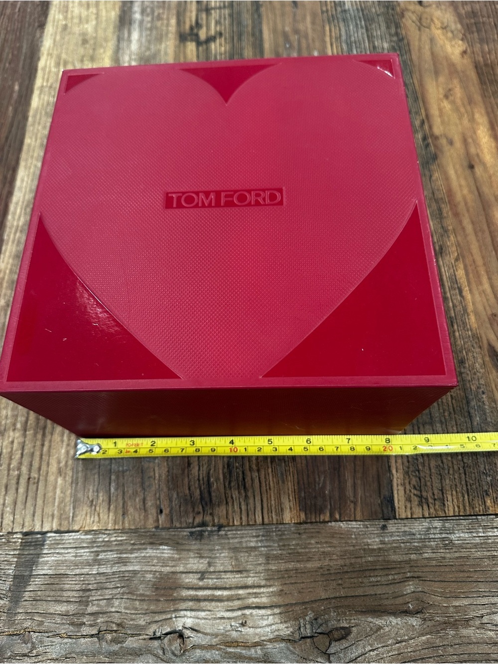 Tom Ford Red Heart-Embossed box - Picture 11 of 12